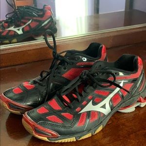 Mizuno volleyball sneakers